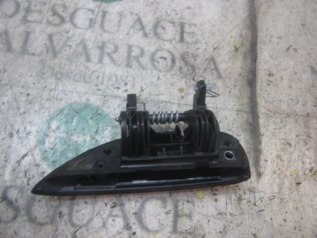 806067028R RENAULT Manija exterior derecha delantera/trasera de puerta  en stock Córdoba