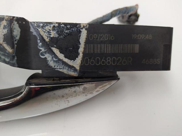 806068026R Soporte de manija exterior de puerta derecha  comprar en Reus