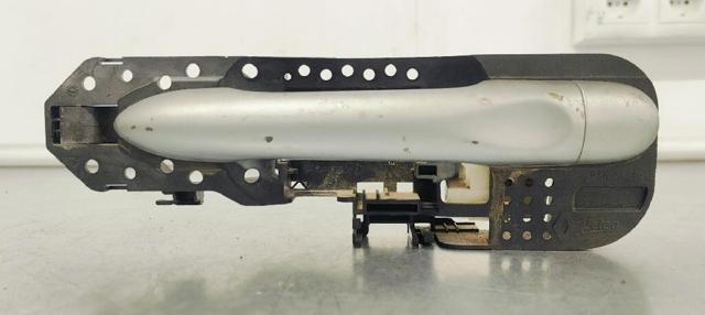 806070032R Soporte de manija exterior de puerta trasera izquierda  en stock Granada