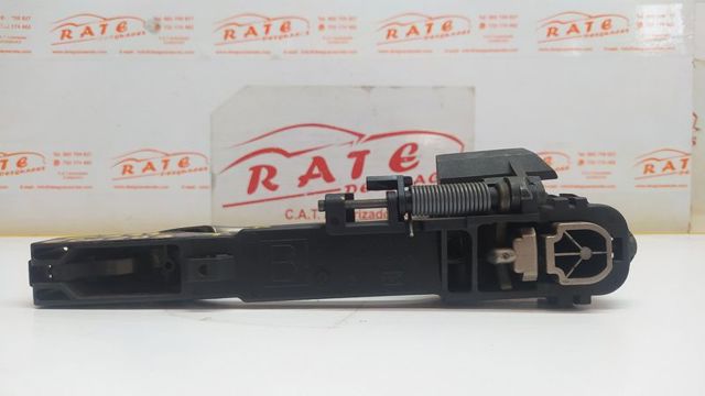 80610AV600 NISSAN Soporte de manija exterior de puerta delantera derecha  en stock Huelva