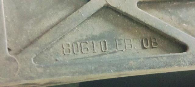 80610EB30B Soporte de manija exterior de puerta delantera derecha  disponible Málaga