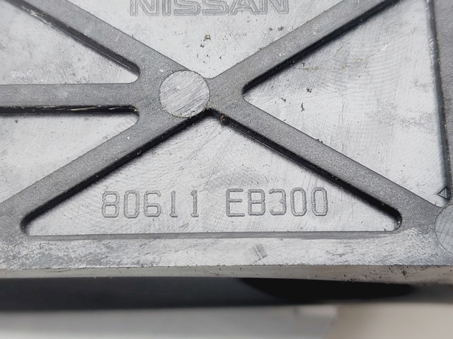 80611EB300 Soporte de manija exterior de puerta delantera izquierda  en stock Granada