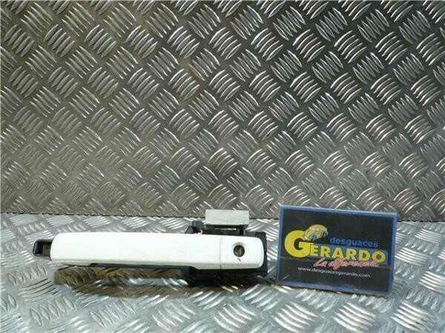 80611EB30B NISSAN Soporte de manija exterior de puerta delantera izquierda  disponible Alicante