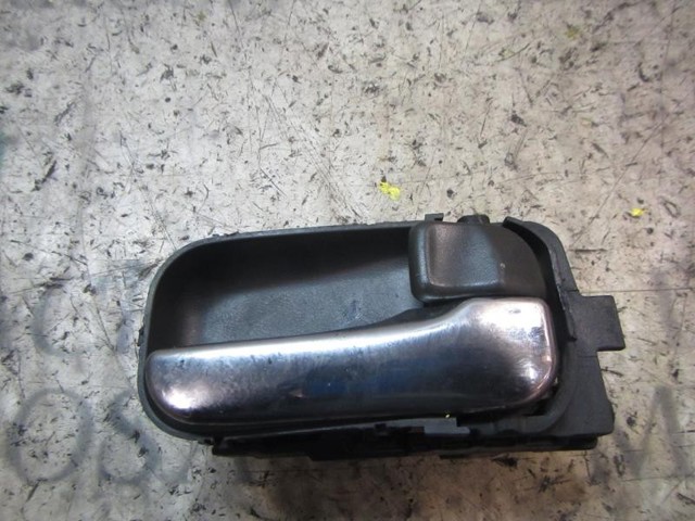 NISSAN 806708H602 Manija interior derecha delantera/trasera de puerta comprar Pamplona