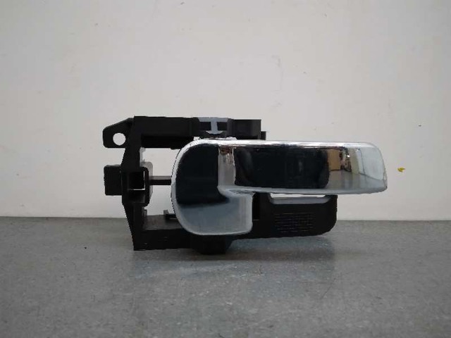 80670JD00E Manija interior de puerta delantera derecha comprar Almería