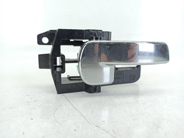 80670JD08449 Manija interior de puerta delantera derecha  comprar en Reus