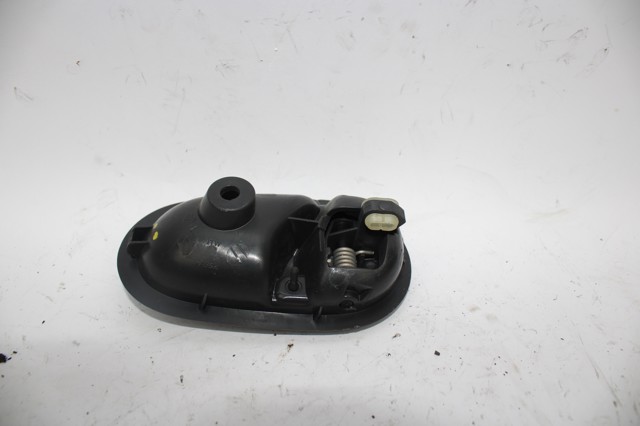 806717698R Manija interior de puerta delantera izquierda  en stock Sabadell