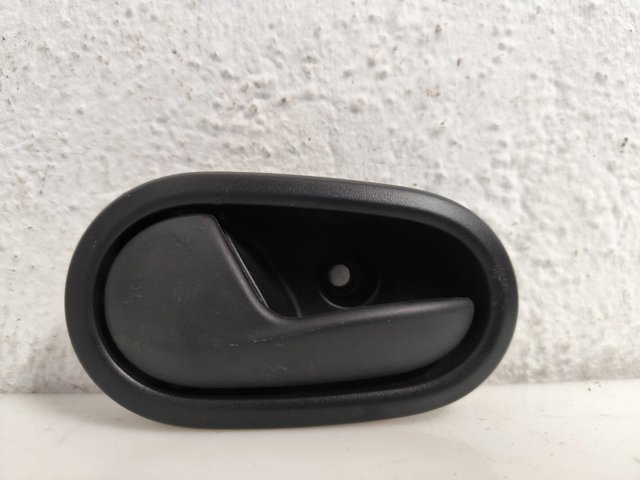 806717698R Manija interior de puerta delantera izquierda comprar Girona