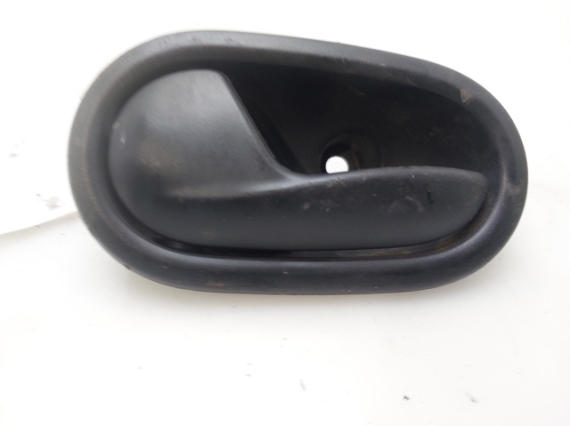 806717698R Manija interior de puerta delantera izquierda  en stock Sabadell