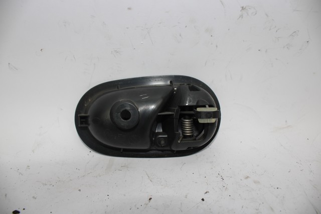 RENAULT 806717698R Manija interior de puerta delantera izquierda  en stock Salamanca