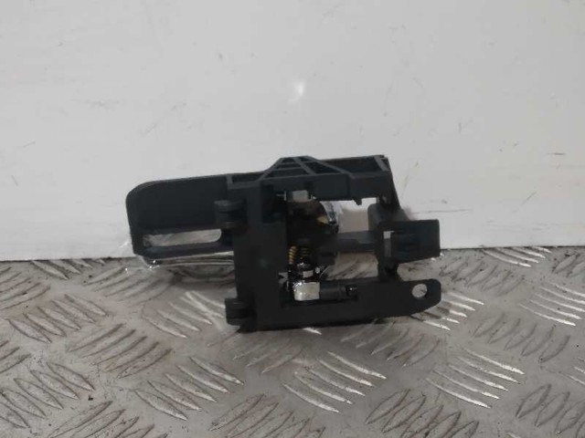 80671JD000 Manija interior de puerta delantera izquierda  en stock Castellón