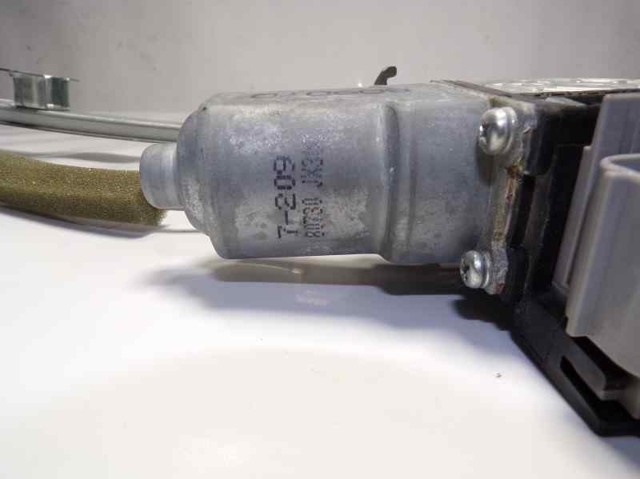 807201KA0A Mecanismo de elevalunas de la puerta delantera derecha  disponible Utrera