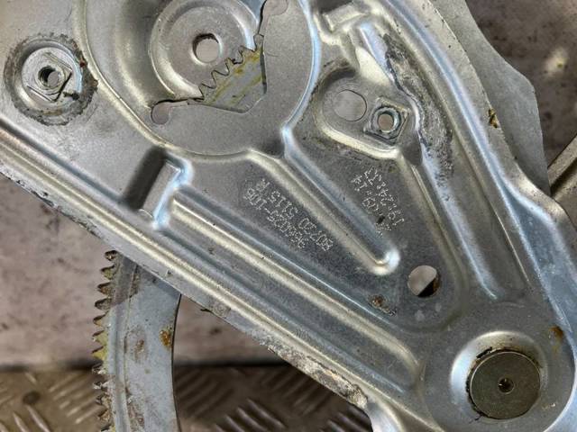 RENAULT 807205115R Mecanismo de elevalunas delantero derecha  en stock Salamanca
