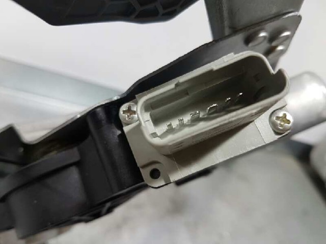 807211440R RENAULT Mecanismo de elevalunas de la puerta delantera izquierda  disponible Vigo