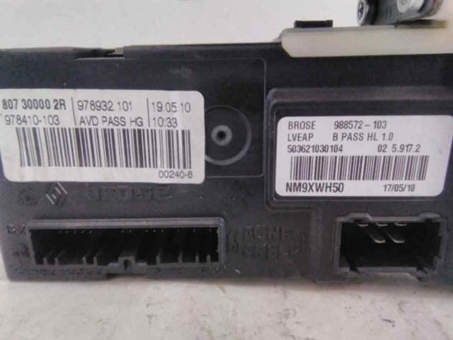 RENAULT 807300002R Motor del elevalunas de la puerta delantera derecha comprar Pamplona