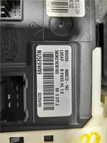 RENAULT 807300002R Motor del elevalunas de la puerta delantera derecha  disponible Valladolid