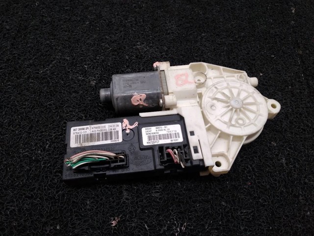 RENAULT 807300002R Motor del elevalunas de la puerta delantera derecha  comprar en Albacete