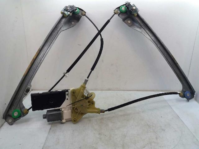 807300002R Motor del elevalunas de la puerta delantera derecha  disponible Málaga