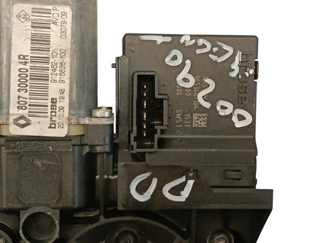 807300004R Motor del elevalunas de la puerta delantera derecha comprar Sevilla