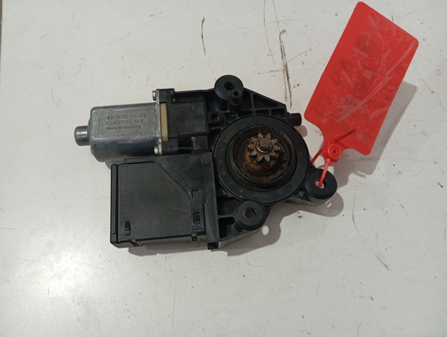 807300004R Motor del elevalunas de la puerta delantera derecha  disponible Utrera