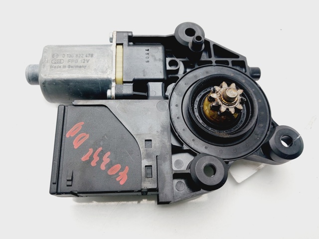 807300004R Motor del elevalunas de la puerta delantera derecha  en stock Granada
