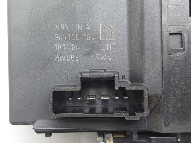 807300004R RENAULT Motor del elevalunas de la puerta delantera derecha  en stock Córdoba