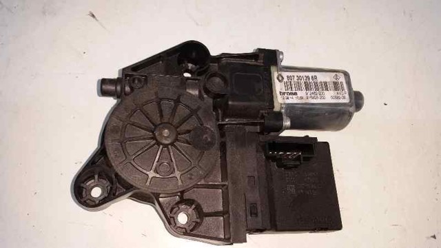 807301396R Motor del elevalunas de la puerta delantera derecha comprar Sevilla