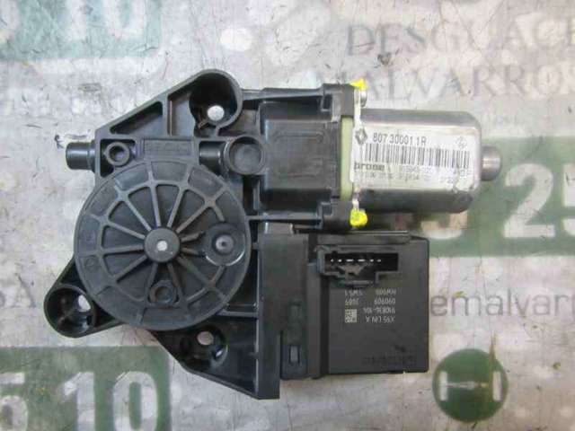 807302741R Motor del elevalunas de la puerta delantera derecha  en stock Sabadell