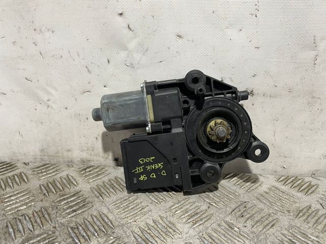 807302741R Motor del elevalunas de la puerta delantera derecha  en stock Granada