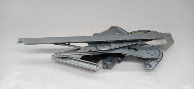 807310004R RENAULT Motor del elevalunas de la puerta trasera izquierda  en stock Córdoba