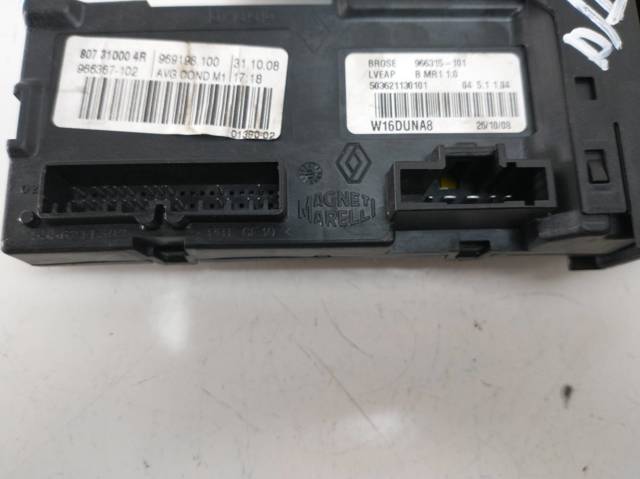 807310004R RENAULT Motor del elevalunas de la puerta trasera izquierda  disponible Vigo