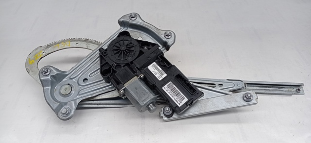 807310004R RENAULT Motor del elevalunas de la puerta trasera izquierda  en stock Huelva