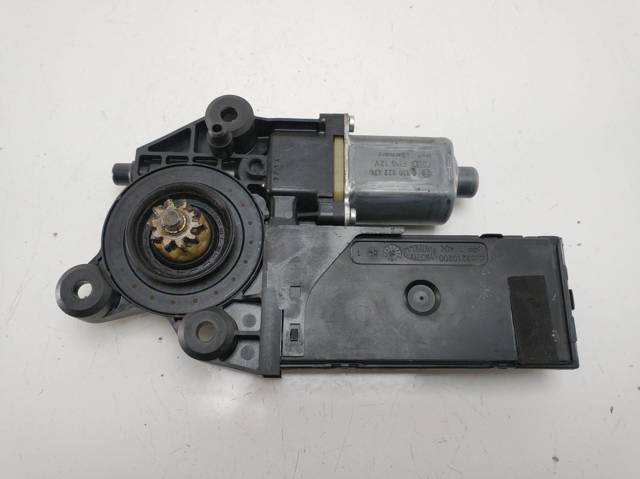 807310004R Motor del elevalunas de la puerta trasera izquierda  en stock Castellón