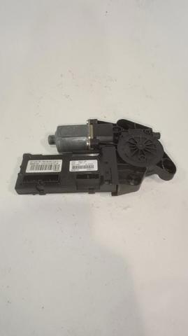 RENAULT 807315510R Motor del elevalunas de la puerta trasera izquierda  disponible España