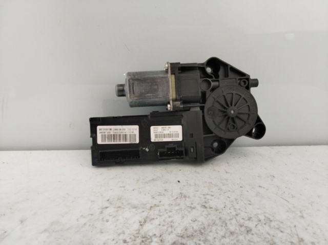 RENAULT 807315510R Motor del elevalunas de la puerta trasera izquierda comprar Barcelona