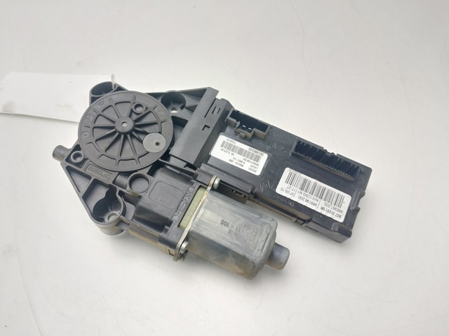 807315510R Motor del elevalunas de la puerta trasera izquierda  disponible Málaga