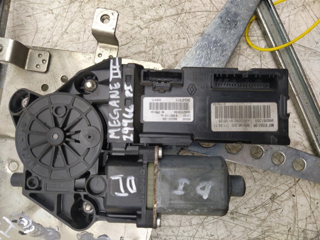 807315510R RENAULT Motor del elevalunas de la puerta trasera izquierda  en stock Gandía