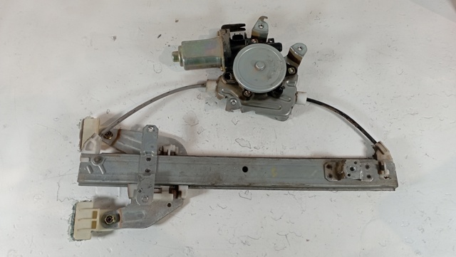NISSAN 8073189913 Motor del elevalunas de la puerta trasera izquierda  en stock Terrassa