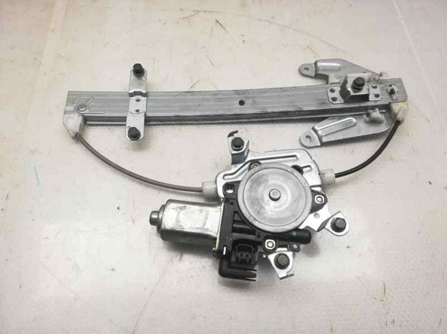 NISSAN 8073189913 Motor del elevalunas de la puerta trasera izquierda  en stock Terrassa