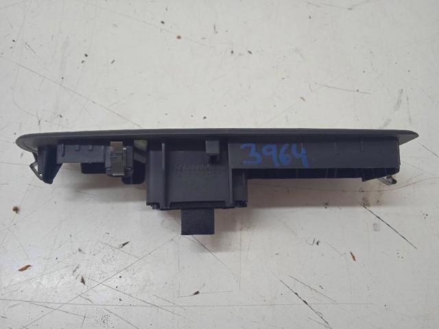 809600004R Interruptor de elevalunas trasero izquierdo  disponible Burgos