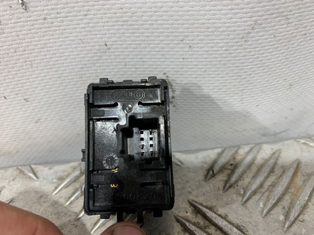 RENAULT 809600018R Botón de elevalunas delantero derecho  en stock Salamanca