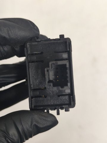 809600018R RENAULT Botón de encendido del motor del elevalunas delantero derecho  disponible Ourense