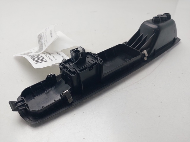 809600018R Botón de encendido del motor del elevalunas delantero derecho  disponible Utrera