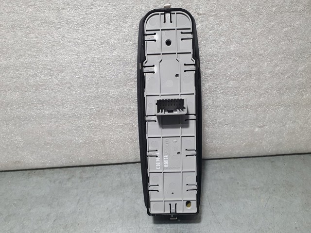 RENAULT 809610006R Interruptor de elevalunas delantera izquierda  en stock Valencia