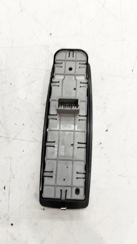 809610006R RENAULT Interruptor de elevalunas delantera izquierda  en stock Huelva