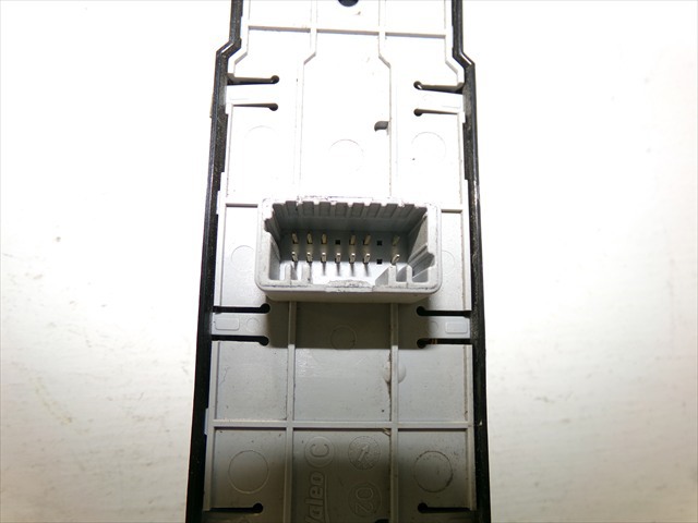 809610006R Interruptor de elevalunas delantera izquierda  en stock Castellón
