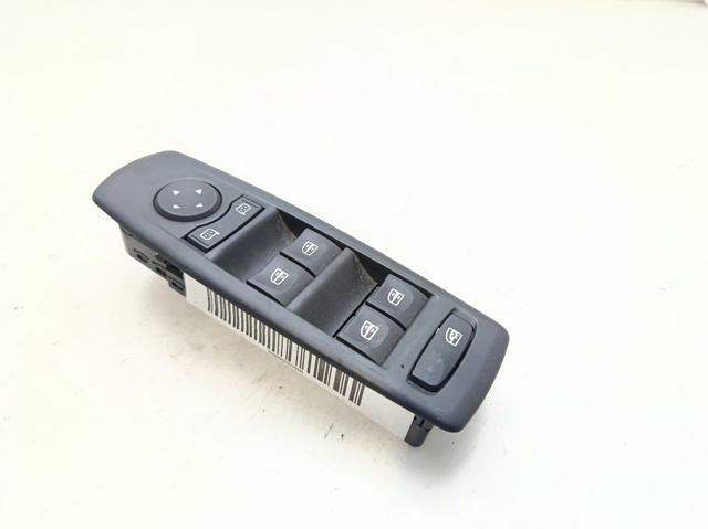 809610007R RENAULT Interruptor de elevalunas delantera izquierda  en stock Gandía