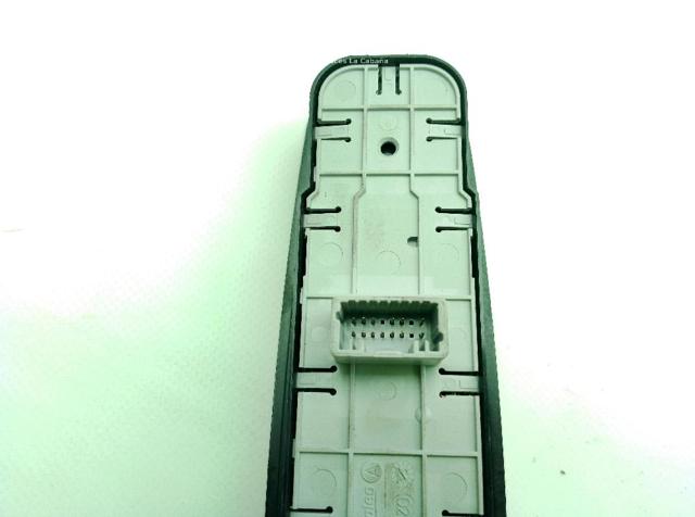 RENAULT 809610017R Interruptor de elevalunas delantera izquierda  en stock Salamanca