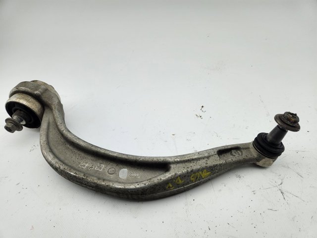 Brazo inferior derecho de la suspensión delantera 80A407696D VAG