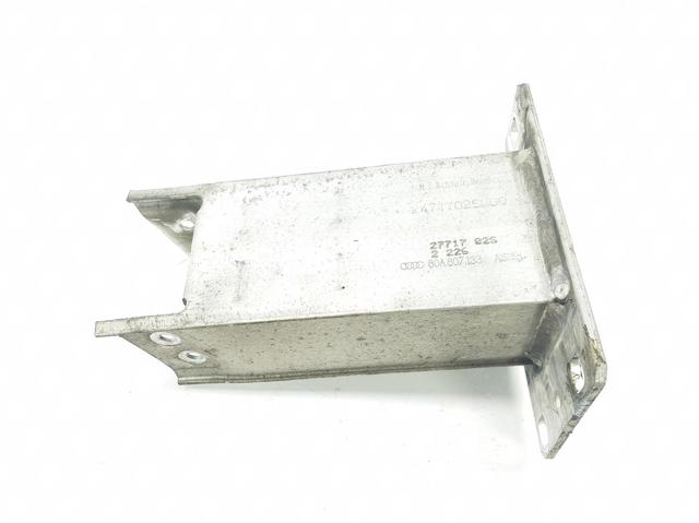 Soporte De Amplificador De Parachoques Delantero 80A807133 VAG